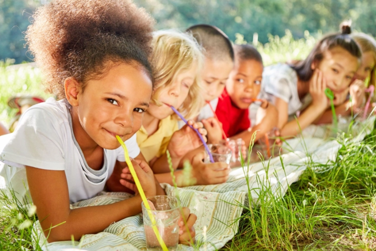 L'Hydratation chez les enfants : Une aventure essentielle pour leur bien-Être
